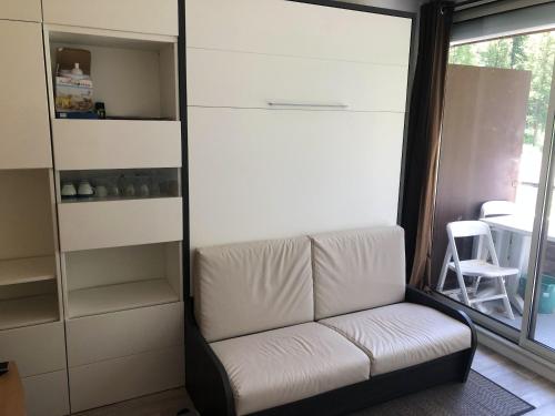Studio avec balcon amenage et wifi a Vars