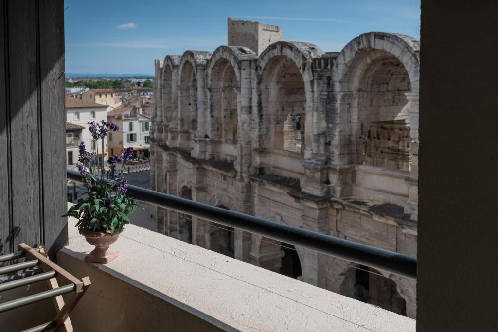 Appartement Studio avec balcon donnant sur les Arènes d’Arles 24 Rond-Point des Arènes 13200 Arles