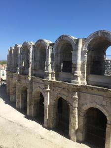 Studio avec balcon donnant sur les Arènes d’Arles