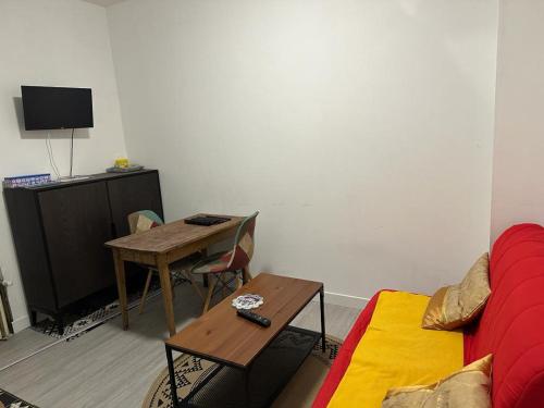 Studio avec coin couchage au centre ville de Ponthierry