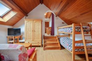 Studio avec jardin amenage et wifi a La Garde a 8 km des pistes