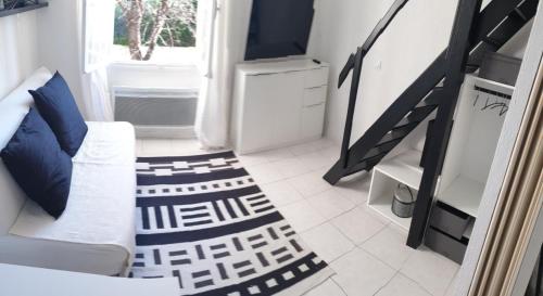 Studio avec mezzanine, proche PLAGES, hyper centre