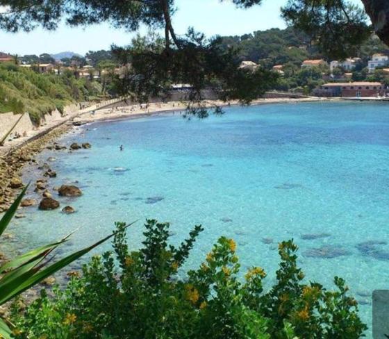 Studio avec parkingk privé, plage et centre à pied 87 Route de la Gare, 83110 Sanary-sur-Mer