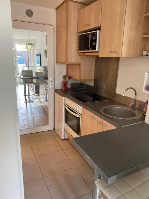 Appartement Studio avec petit déjeuner Chemin des Hautes Bastides 06650 Le Rouret