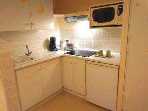 Studio avec piscine partagee jardin clos et wifi a Duravel B