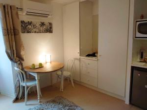 Studio avec piscine partagee jardin clos et wifi a Duravel