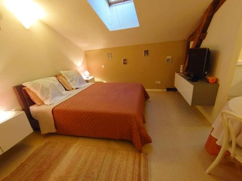 Studio avec piscine partagee jardin clos et wifi a Duravel