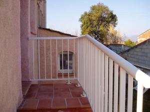 Studio avec piscine partagee jardin clos et wifi a Pierrefeu du Var