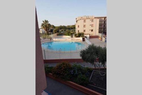 Studio avec piscines 800m de la plage le lagon bleu le grau du roi