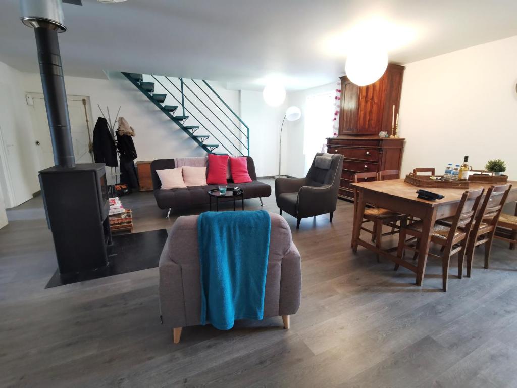 Studio avec piscines à 500m de la plage