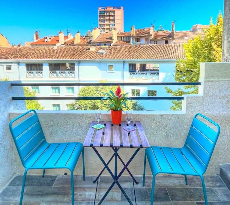 Studio avec terrasse à deux pas du port 7 Place de la Poissonnerie, 83000 Toulon