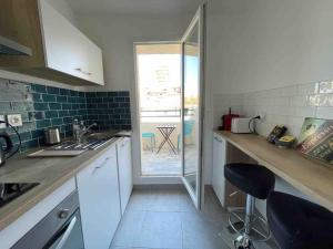 Appartement Studio avec terrasse à deux pas du port 7 Place de la Poissonnerie 83000 Toulon Provence-Alpes-Côte d\'Azur