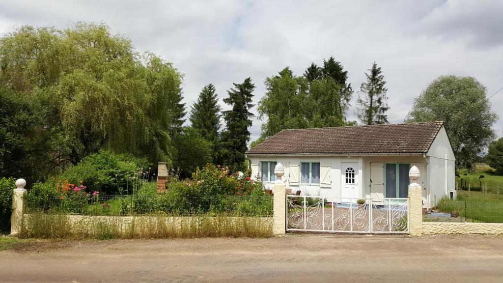 Studio avec terrasse amenagee et wifi a Pedernec