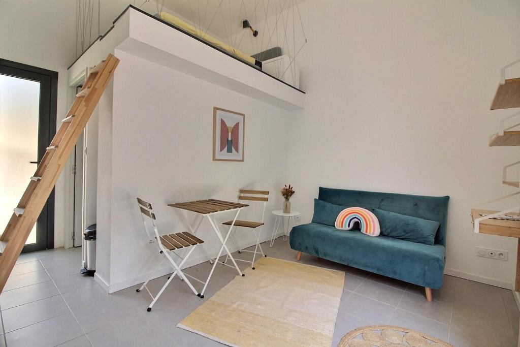 Appartement Studio avec terrasse et mezzanine 1A Avenue Marie Balajat 13009 Marseille