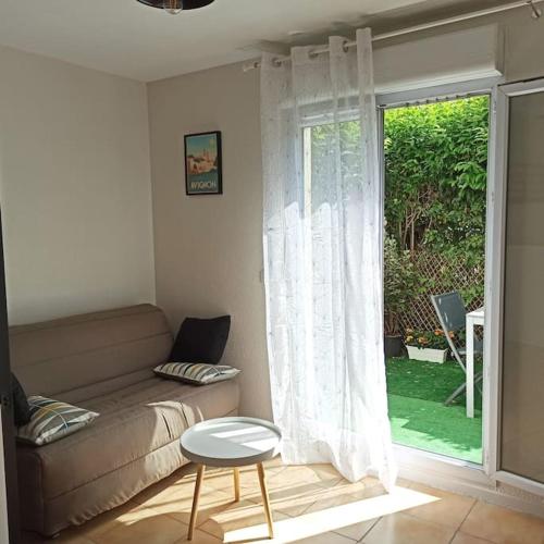Studio avec terrasse et parking proche centre ville