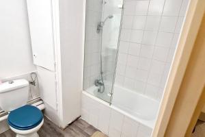 Studio avec terrasse et wifi a Strasbourg