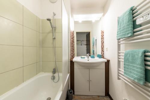 Studio avec terrasse, parking, centre-ville