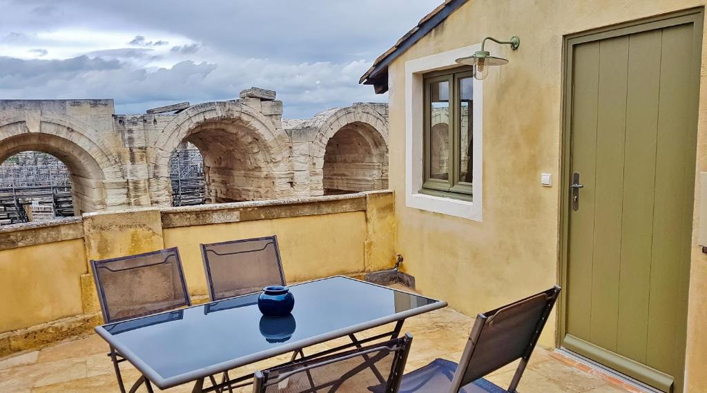 Appartement Studio avec terrasse sur l'Amphithéâtre (arènes) 30 Rond-Point des Arènes 13200 Arles