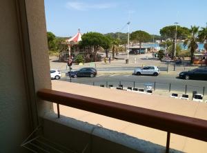 Studio avec vue sur la mer terrasse amenagee et wifi a La Seyne sur Mer