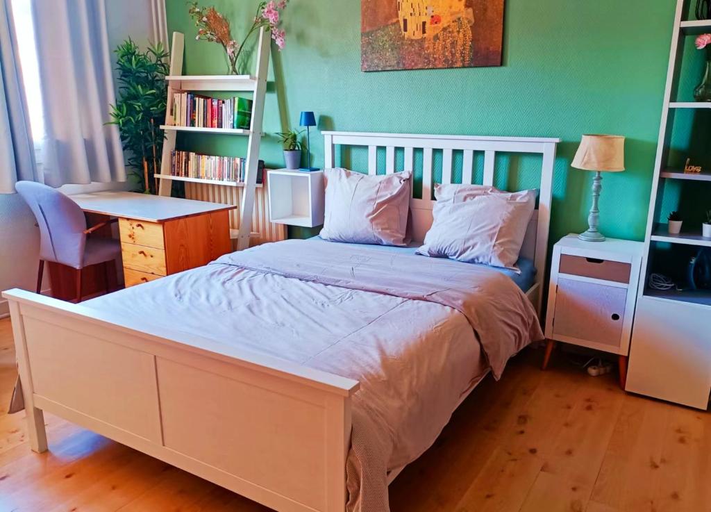 Studio avec wifi a Paris 8b Rue du Hainaut Île-de-France, Département de Paris, 75019 Paris