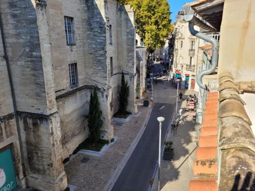 Studio Avignon place des corps saints