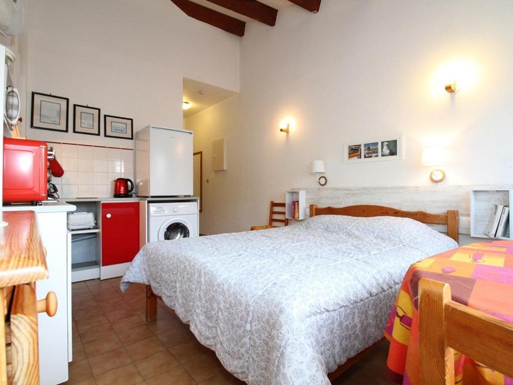 Studio Balaruc-les-Bains, 1 pièce, 2 personnes - FR-1-553-114 LES NAIDES - 2* BAT 1 - APPT N°10 - PKG N°10 (devant +derrière), 34540 Balaruc-les-Bains