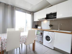 Appartement Studio Balaruc-les-Bains, 1 pièce, 2 personnes - FR-1-553-185 RESIDENCE DU PORT BAT C - APPT N°173 - PKG N° 233 AVENUE DE LA GARE 34540 Balaruc-les-Bains Languedoc-Roussillon