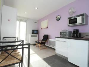 Appartement Studio Balaruc-les-Bains, 1 pièce, 2 personnes - FR-1-553-23 LES GEMEAUX - 2* APPT N°203 - AVENUE DES THERMES ATHENA 34540 Balaruc-les-Bains Languedoc-Roussillon