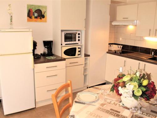 Studio Balaruc-les-Bains, 1 pièce, 4 personnes - FR-1-503-51