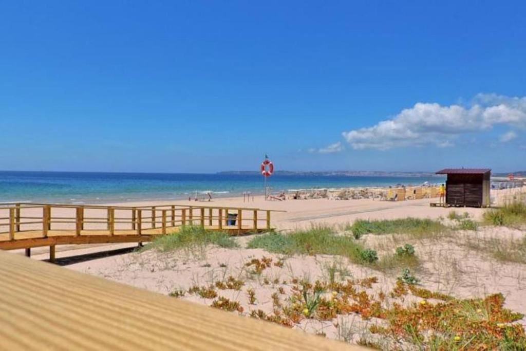 STUDIO BEACH TORRALTA ALVOR Rua do Barinel Torre G , Apartamento 1004, 8500-088 Alvor