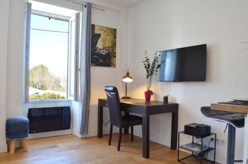 Studio Biarritz - rénové et moderne - au calme - centre ville - tout à pied