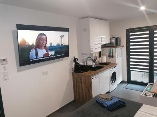 Studio BLEU, Neuf, classé 3 étoiles, Clim, Wifi, Lave-linge, Lit King Size, au calme et à 800m des plages de Valras Plage