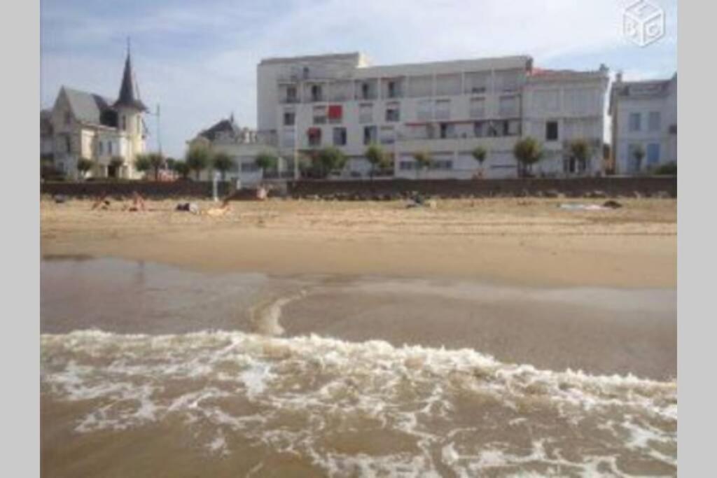 Appartement STUDIO BORD GRANDE CONCHE ROYAN 1 Avenue de la Grande Plage 17200 Royan