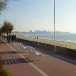 Appartement STUDIO BORD GRANDE CONCHE ROYAN 1 Avenue de la Grande Plage 17200 Royan -1