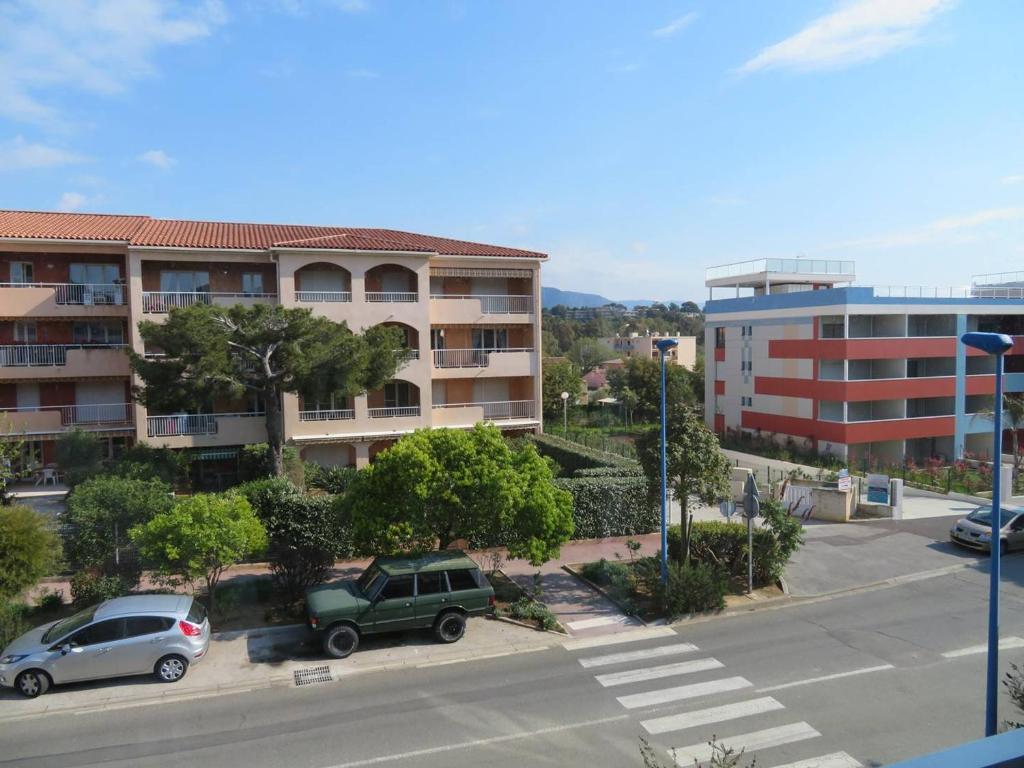 Studio Bormes-les-Mimosas, 1 pièce, 2 personnes - FR-1-610-48 M00261 CDA 5 P8 N°29 2° 254, avenue de la mer, 83230 Bormes-les-Mimosas