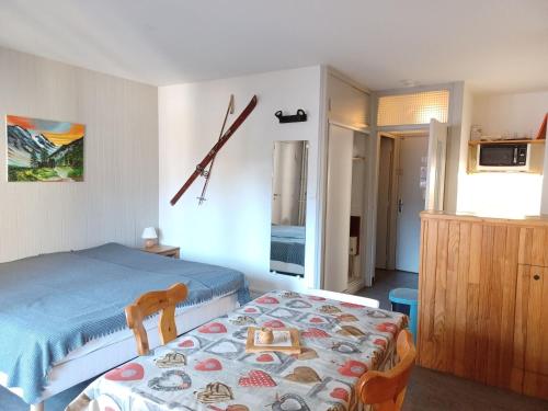 Studio Brides-les-Bains, 1 pièce, 2 personnes - FR-1-512-107