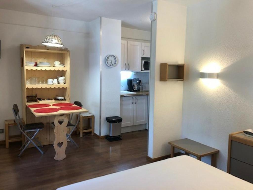 Appartement Studio Brides-les-Bains, 1 pièce, 2 personnes - FR-1-512-228 Esplanade des Thermes 73570 Brides-les-Bains