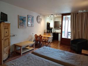 Appartement Studio Brides-les-Bains, 1 pièce, 4 personnes - FR-1-512-121 Rue Aristide Briand 73570 Brides-les-Bains Rhône-Alpes