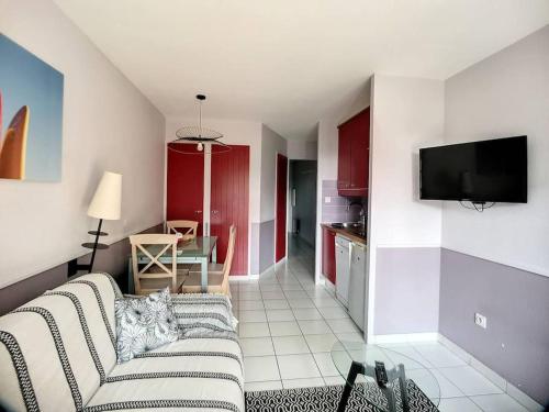 Studio cabine avec jardin, face piscine et golf