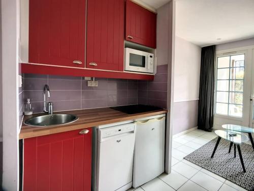 Studio cabine avec jardin, face piscine et golf
