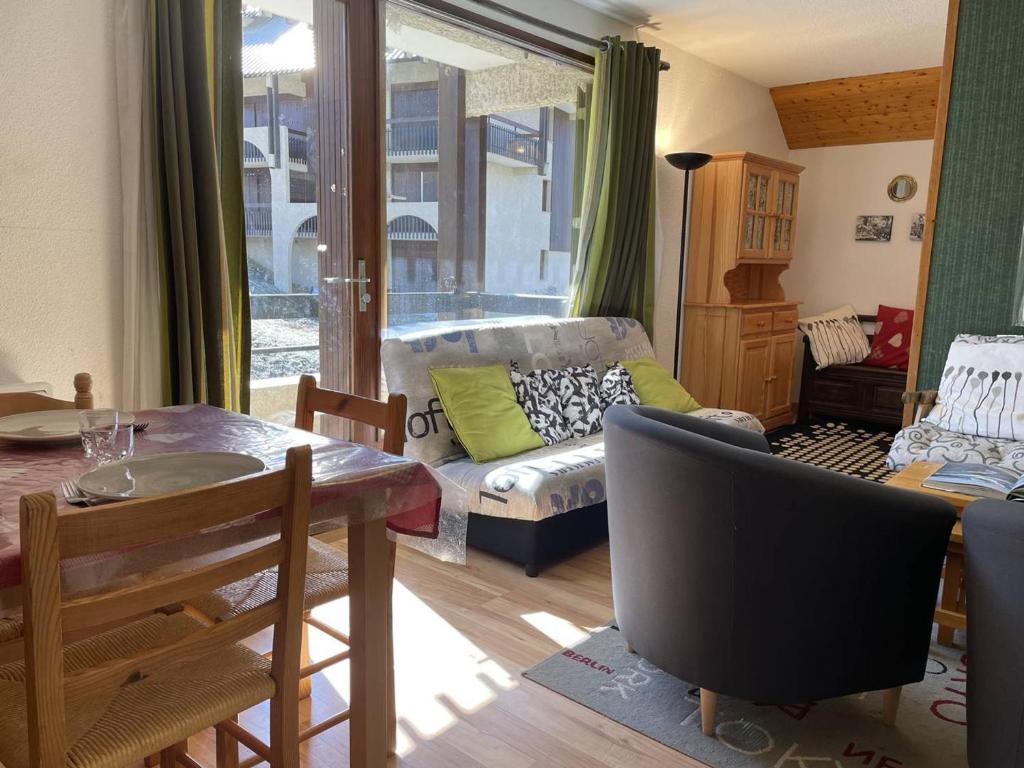 Studio cabine, clim, calme, belle vue sur le port