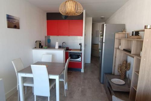 Studio cabine, clim, calme, belle vue sur le port