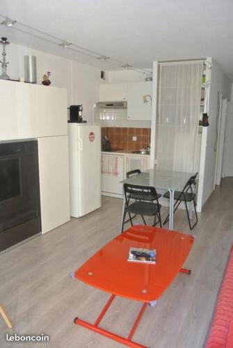 Studio cabine hyper centre Andernos parking privé plage 300m