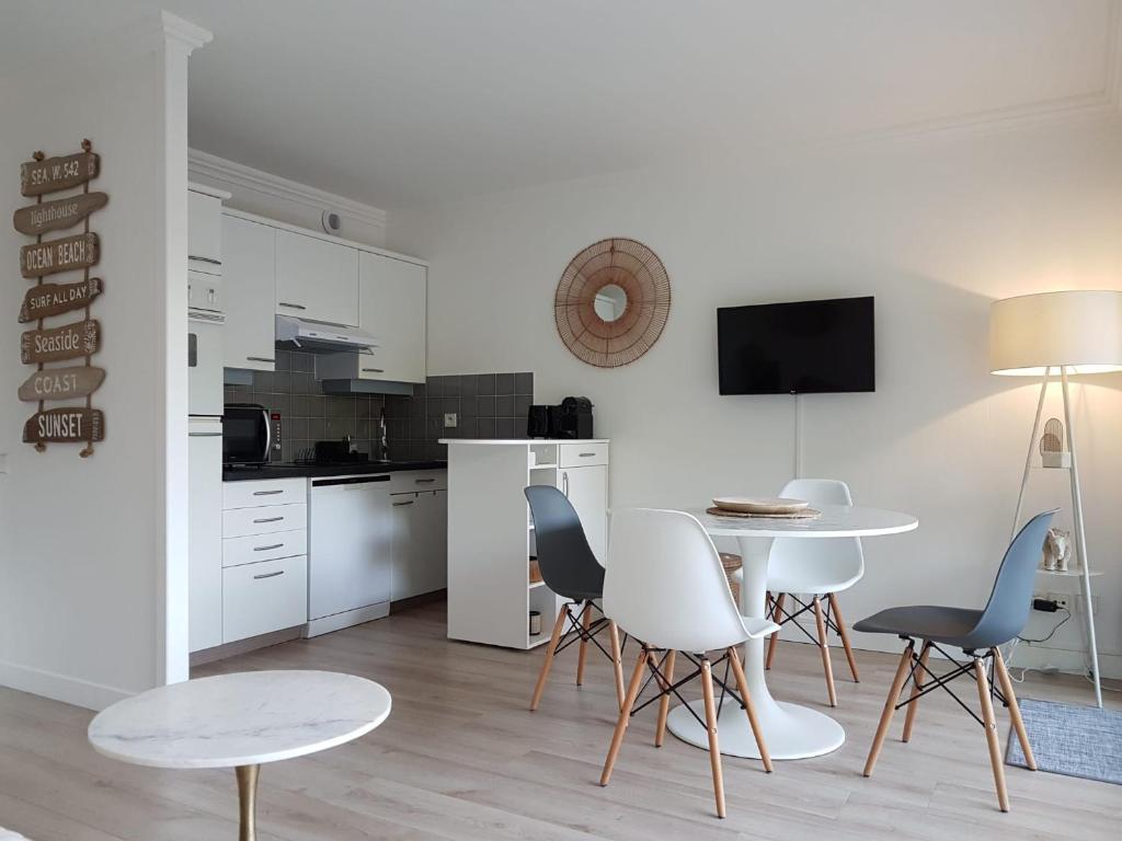 Studio cabine pour 4 Triangle d'Or Le Touquet RSD LE PRINCE DE GALLES N°115 339 Avenue des Phares, 62520 Le Touquet-Paris-Plage