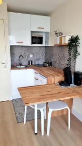 Studio cabine refait à neuf à 3 minutes à pied de la plage