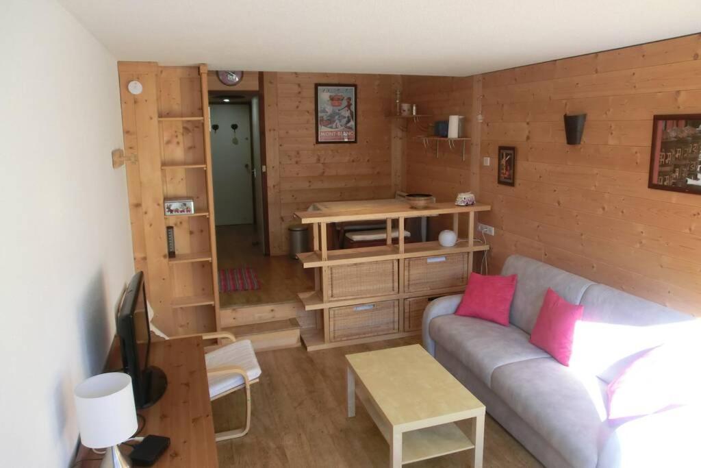 Studio cabine résidence 4 étoiles piscine tennis golf parking privé