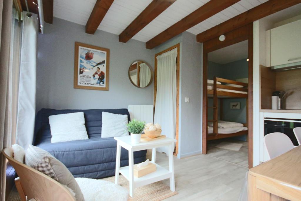 Appartement Studio cabine skis aux pieds l'hiver / piscine chauffée l'été à Saint Gervais Les Bains Chalet 7 apt 1 200 Clos des Gerets 74170 Saint-Gervais-les-Bains