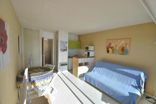 Studio cabine vue port grand pavois M