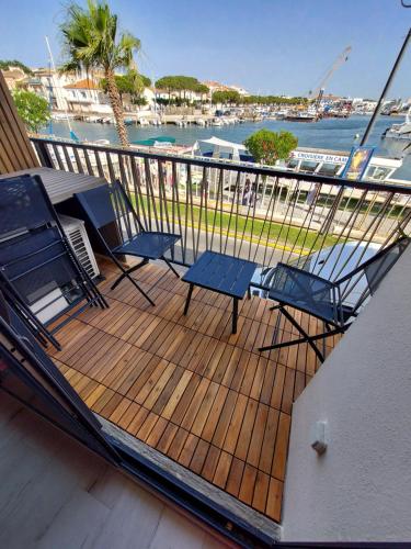 Studio cabine vue port
