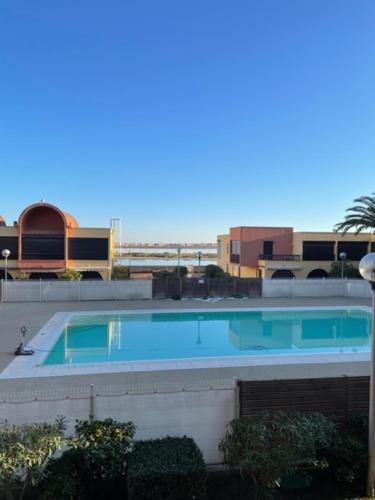 Studio cabine Vue sur piscine et Plage du Grazel 4 personnes 4AMA123
